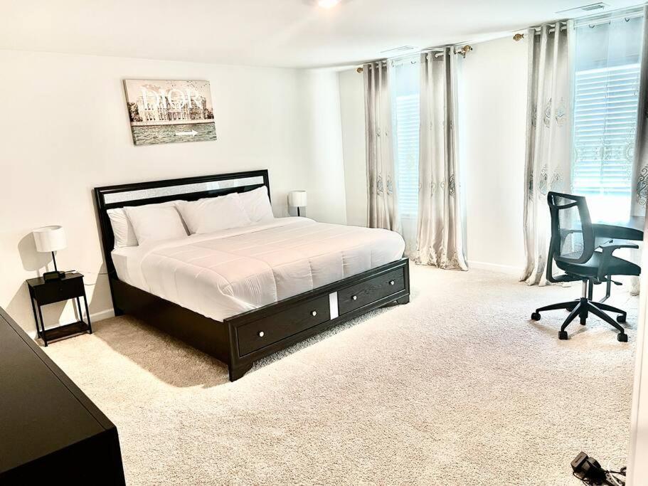 Spacious 4-bedroom House,6beds With Office Space Casa de férias *