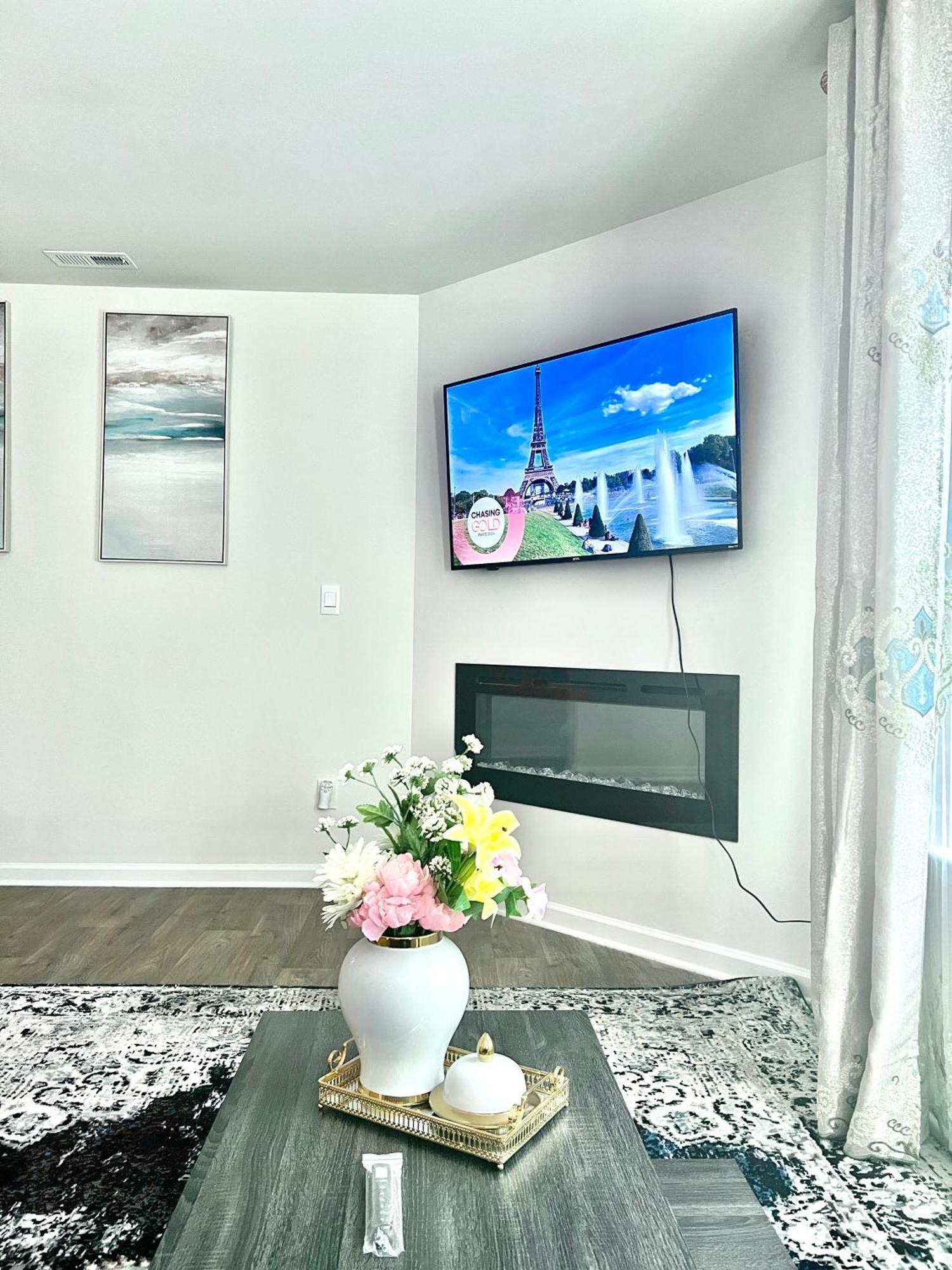Casa de férias Spacious 4-bedroom House,6beds With Office Space *