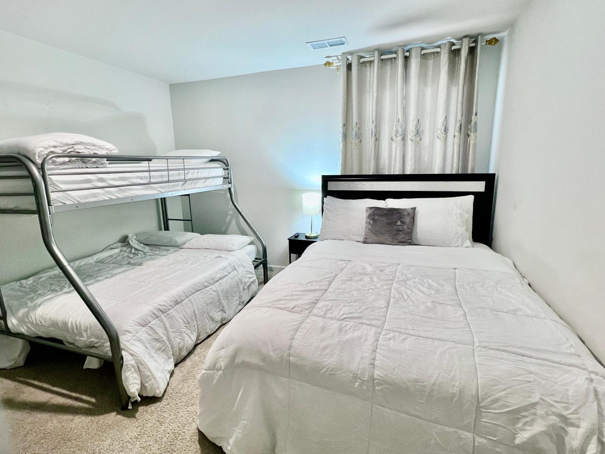 Spacious 4-bedroom House,6beds With Office Space Casa de férias