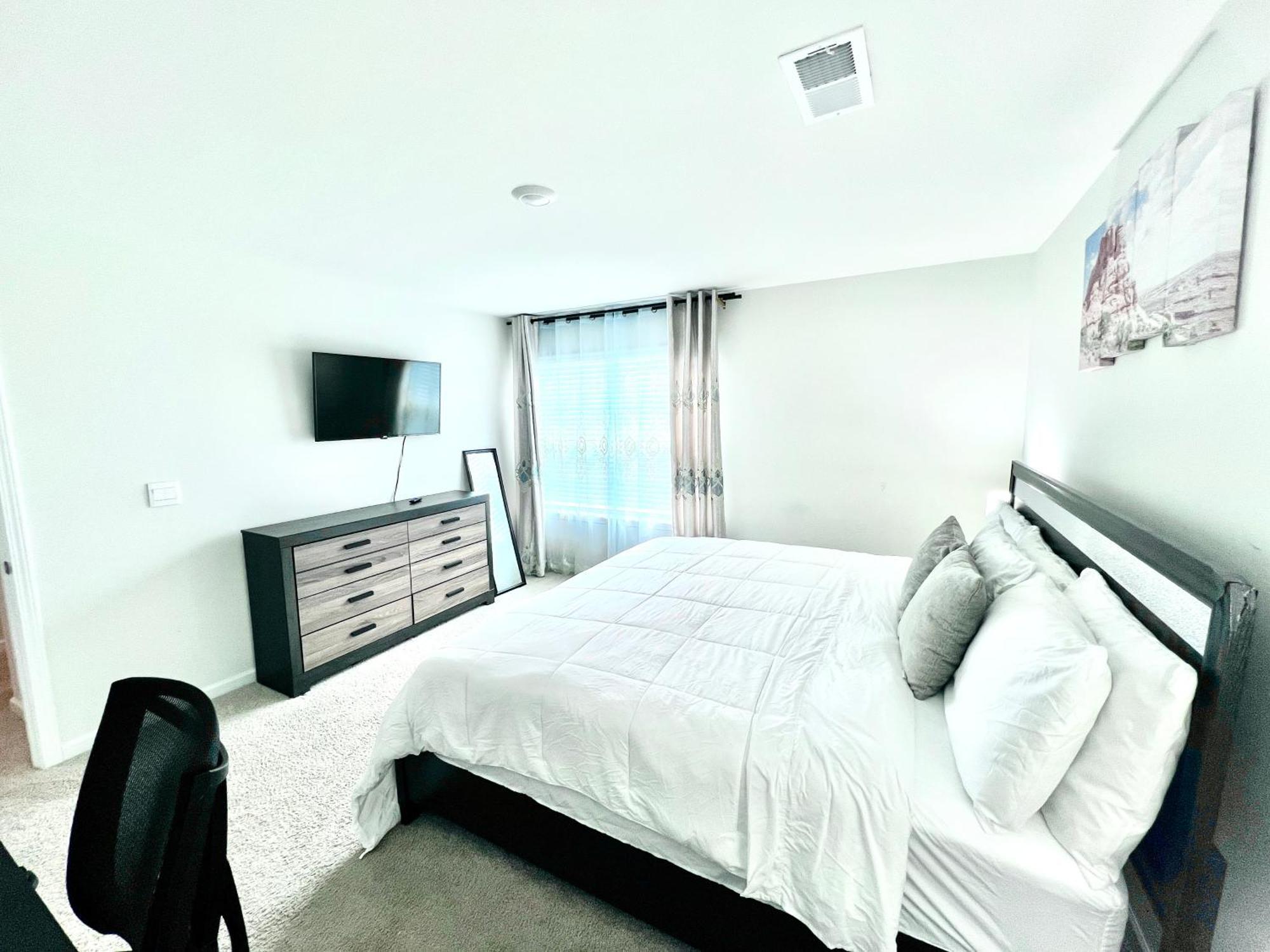 Spacious 4-bedroom House,6beds With Office Space Casa de férias