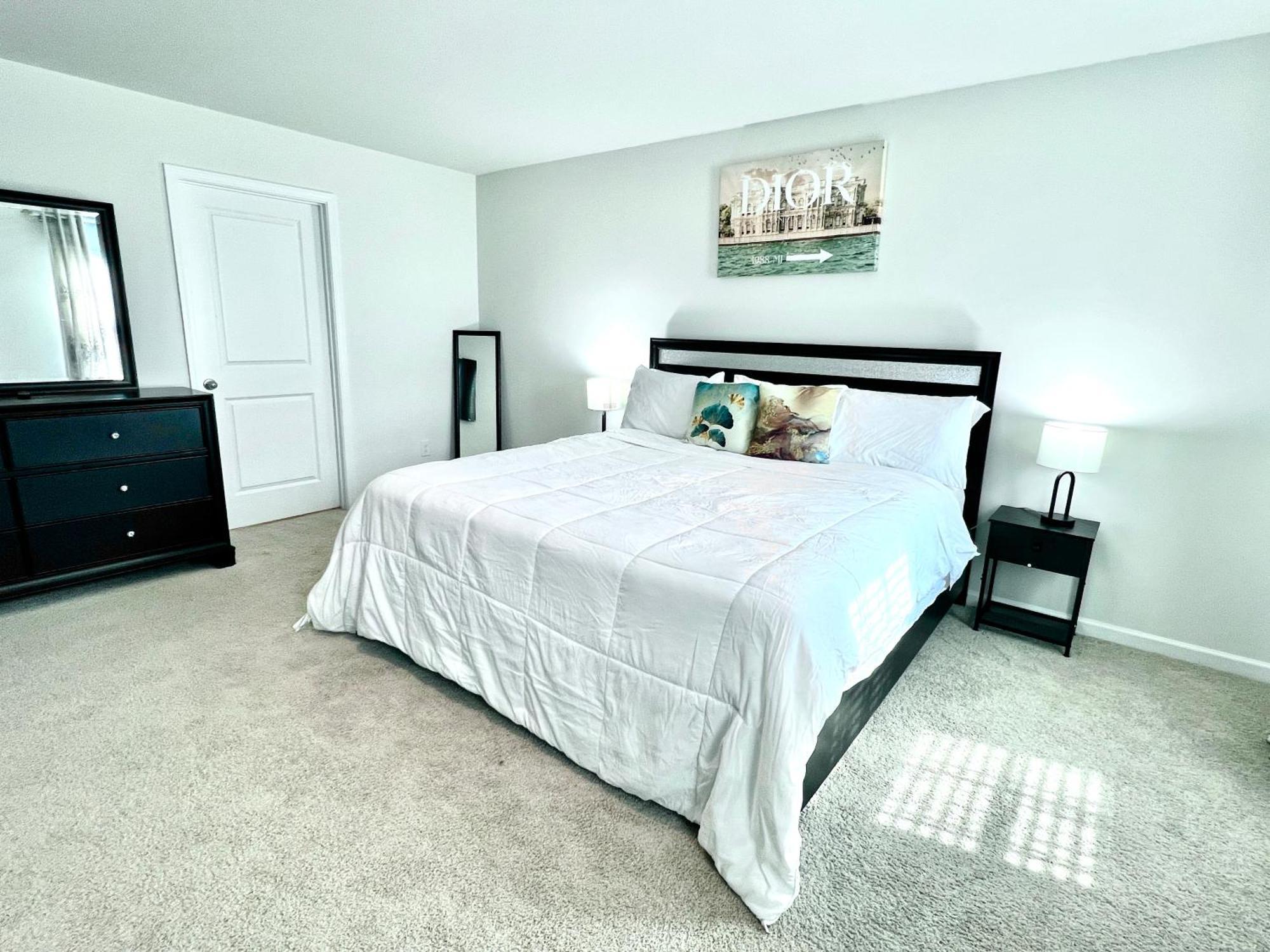 Spacious 4-bedroom House,6beds With Office Space Casa de férias