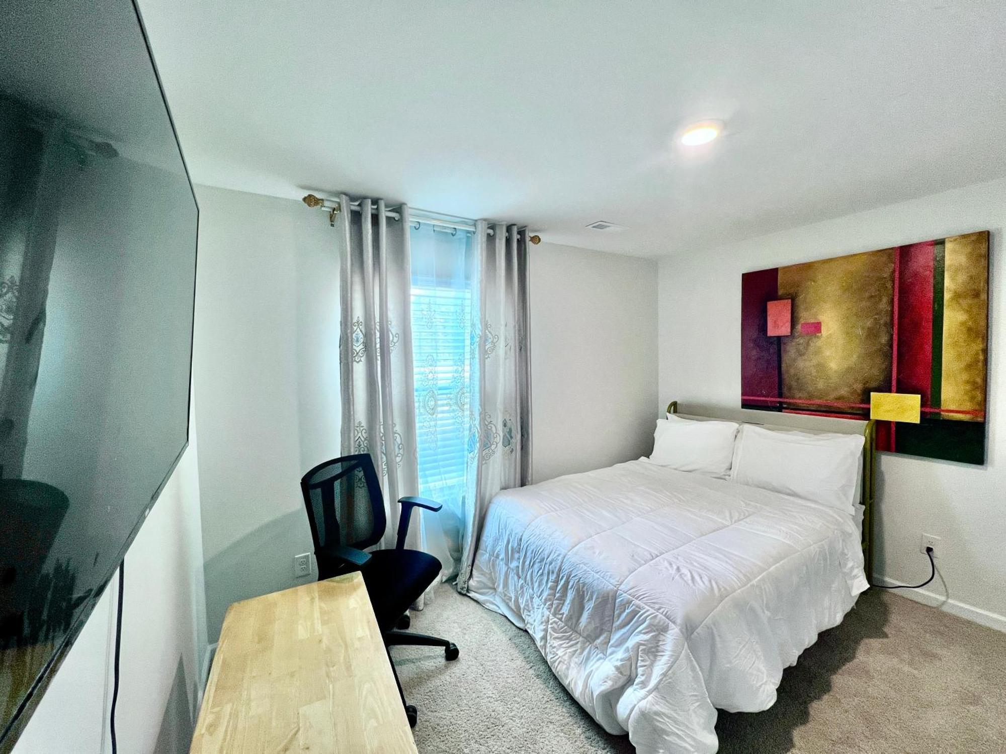 Casa de férias Spacious 4-bedroom House,6beds With Office Space *